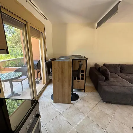 Vesanos Mezonet Toroni