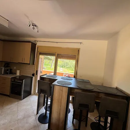 Vesanos Mezonet Torone