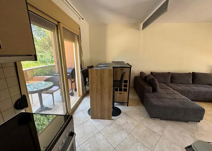 Vesanos Mezonet Torone